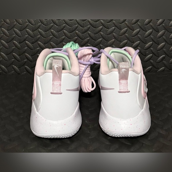 Athletic_Shoes